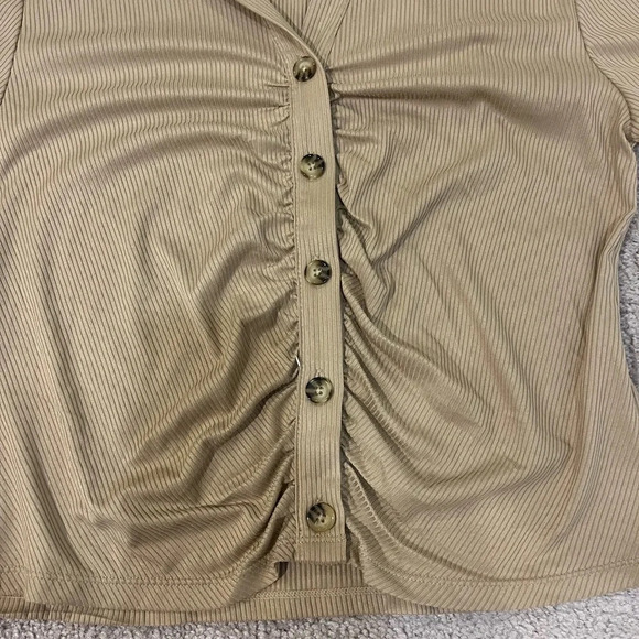 No Boundaries Cropped Button Up Top - Picture 2 of 6